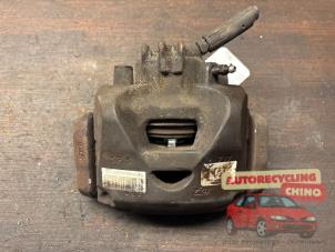 Używane Zacisk hamulcowy lewy przód Peugeot Partner (GC/GF/GG/GJ/GK) 1.6 HDI 90 Cena € 49,50 Procedura marży oferowane przez Autorecycling Chino B.V.