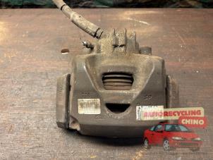 Używane Zacisk hamulcowy prawy przód Peugeot Partner (GC/GF/GG/GJ/GK) 1.6 HDI 90 Cena € 49,50 Procedura marży oferowane przez Autorecycling Chino B.V.