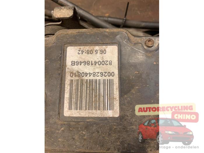 Winda kola zapasowego z Renault Espace (JK) 2.0 16V Turbo 2006