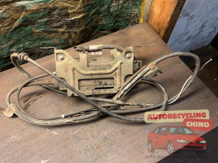 Winda kola zapasowego z Renault Espace (JK) 2.0 16V Turbo 2006