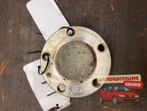 Używane Lozysko kola tyl Audi A1 Sportback (8XA/8XF) 1.0 TFSI Ultra 12V Cena € 25,00 Procedura marży oferowane przez Autorecycling Chino B.V.