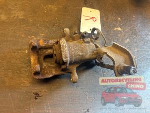 Używane Zacisk hamulcowy prawy tyl Honda Accord (CL/CN) 2.0 i-VTEC 16V Cena € 35,00 Procedura marży oferowane przez Autorecycling Chino B.V.