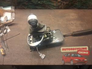 Używane Dzwignia wyboru automatycznej skrzyni biegów Skoda Fabia II Combi 1.6i 16V Cena € 80,00 Procedura marży oferowane przez Autorecycling Chino B.V.