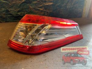 Używane Baklykta, höger Peugeot 508 SW (8E/8U) 1.6 HDiF 16V Cena € 75,00 Procedura marży oferowane przez Autorecycling Chino B.V.