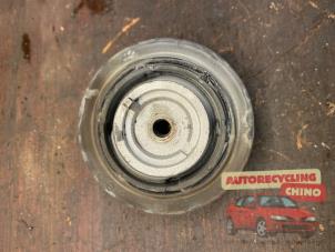 Gebruikte Motorsteun Mercedes E (W211) 3.2 E-320 V6 18V Prijs € 25,00 Margeregeling aangeboden door Autorecycling Chino B.V.