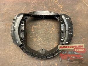 Używane Kierownica multifunkcyjna Citroen C4 Picasso (UD/UE/UF) 1.6 16V VTi 120 Cena € 45,00 Procedura marży oferowane przez Autorecycling Chino B.V.