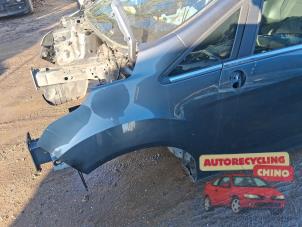 Używane Ekran lewy przód Ford B-Max (JK8) 1.0 EcoBoost 12V 100 Cena € 150,00 Procedura marży oferowane przez Autorecycling Chino B.V.