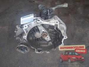 Gebruikte Versnellingsbak Volkswagen Polo V (6R) 1.4 16V Prijs € 200,00 Margeregeling aangeboden door Autorecycling Chino B.V.