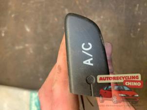 Begagnade Luftkonditionering, brytare Peugeot 107 1.0 12V Pris € 25,00 Marginaltabell erbjuds av Autorecycling Chino B.V.