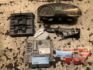 Używane Zestaw zamków Skoda Fabia II Combi 1.2 TDI 12V Greenline Cena € 350,00 Procedura marży oferowane przez Autorecycling Chino B.V.