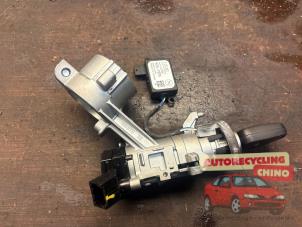 Begagnade Tändningslås + nyckel Chevrolet Aveo (300) 1.2 16V Pris € 50,00 Marginaltabell erbjuds av Autorecycling Chino B.V.