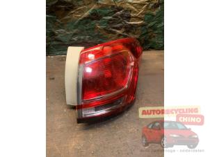 Używane Tylne swiatlo pozycyjne prawe Ford B-Max (JK8) 1.0 EcoBoost 12V 100 Cena € 160,00 Procedura marży oferowane przez Autorecycling Chino B.V.