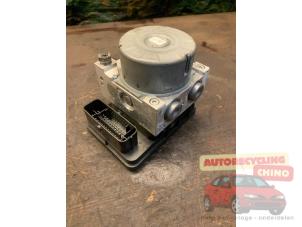 Używane Pompa ABS Ford B-Max (JK8) 1.0 EcoBoost 12V 100 Cena € 320,00 Procedura marży oferowane przez Autorecycling Chino B.V.