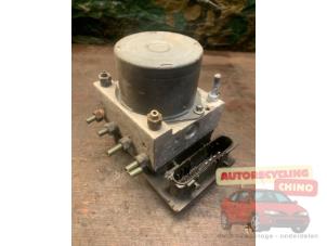 Begagnade ABS-pump Toyota Aygo (B10) 1.0 12V VVT-i Pris € 50,00 Marginaltabell erbjuds av Autorecycling Chino B.V.