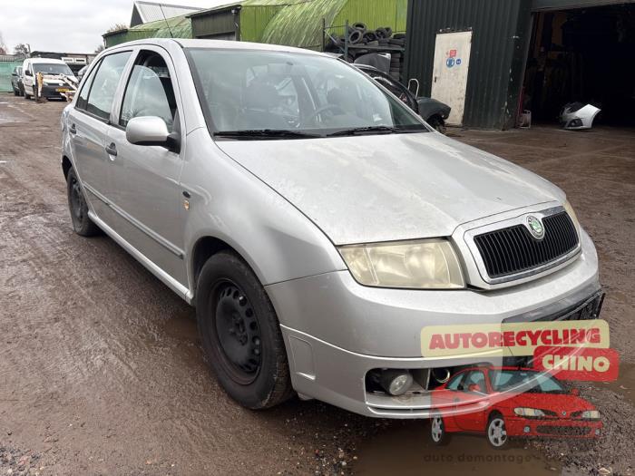 Skärmspegel, höger från en Skoda Fabia (6Y2) 1.4i 2000