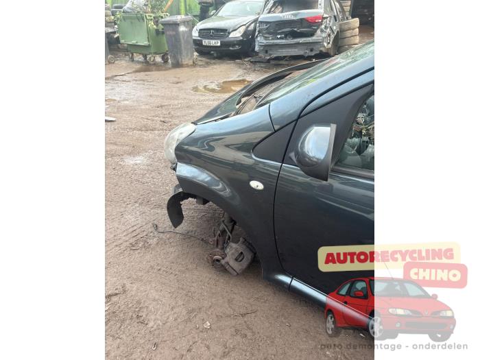 Framskärm, vänster från en Toyota Aygo (B10) 1.0 12V VVT-i 2009