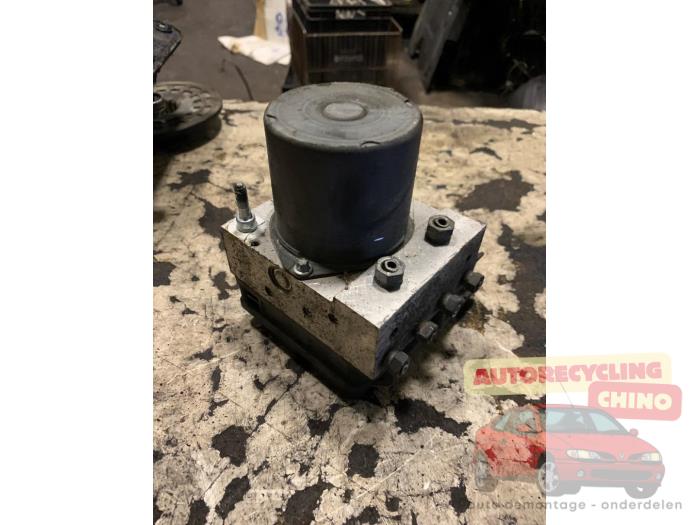 ABS-pump från en Toyota Aygo (B10) 1.0 12V VVT-i 2009