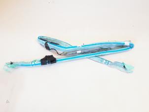 Begagnade Takgardinairbag, höger Volkswagen Touran (1T1/T2) 1.4 16V TSI 170 Pris € 22,00 Marginaltabell erbjuds av GEJO Revisie & Onderdelen BV