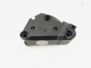 Begagnade Antennförstärkare Volkswagen Golf V (1K1) 2.0 GTI 16V Pris € 7,50 Marginaltabell erbjuds av GEJO Revisie & Onderdelen BV