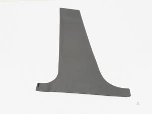 Gebruikte Stijlbekleding midden-links Mercedes C Estate (S204) 2.2 C-200 CDI 16V . Prijs € 9,00 Margeregeling aangeboden door GEJO Revisie & Onderdelen BV