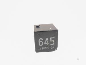 Begagnade Relä Volkswagen Scirocco (137/13AD) 1.4 TSI 160 16V Pris € 3,00 Marginaltabell erbjuds av GEJO Revisie & Onderdelen BV