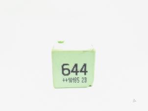 Begagnade Relä Volkswagen Scirocco (137/13AD) 1.4 TSI 160 16V Pris € 3,00 Marginaltabell erbjuds av GEJO Revisie & Onderdelen BV