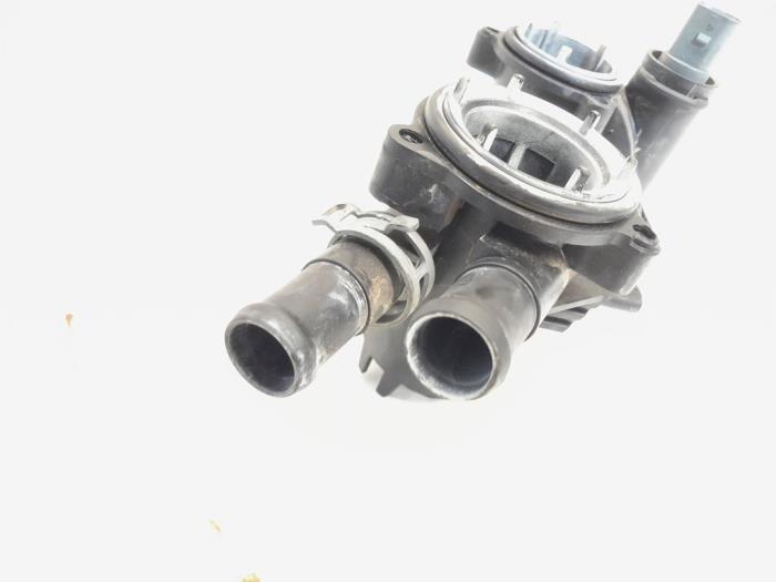 Termostathus från en Volkswagen Scirocco (137/13AD) 1.4 TSI 160 16V 2010
