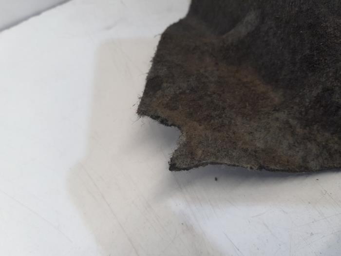 Isolering, hjulhus från en Volkswagen Golf VI (5K1) 2.0 GTI 16V 2010