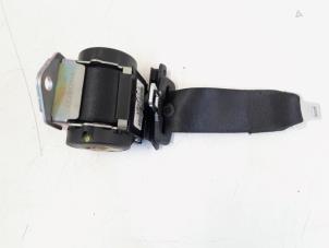 Gebruikte Veiligheidsgordel midden-achter BMW 3 serie (E90) 318d 16V Prijs € 8,00 Margeregeling aangeboden door GEJO Revisie & Onderdelen BV
