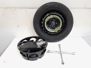 Gebruikte Krikset + reservewiel Mercedes C Estate (S204) 2.2 C-200 CDI 16V . Prijs € 149,00 Margeregeling aangeboden door GEJO Revisie & Onderdelen BV