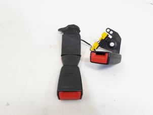 Gebruikte Veiligheidsgordel Insteek midden-achter Mercedes C Estate (S204) 2.2 C-200 CDI 16V . Prijs € 12,00 Margeregeling aangeboden door GEJO Revisie & Onderdelen BV