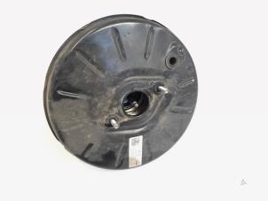 Gebruikte Rembekrachtiger Volkswagen Passat Variant (3G5) 2.0 TDI 16V 150 Prijs € 40,00 Margeregeling aangeboden door GEJO Revisie & Onderdelen BV