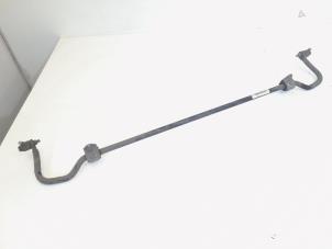Gebruikte Stabilisatorstang achter Mercedes B (W246) 2.0 B-200 NGD 16V Prijs € 22,95 Margeregeling aangeboden door GEJO Revisie & Onderdelen BV