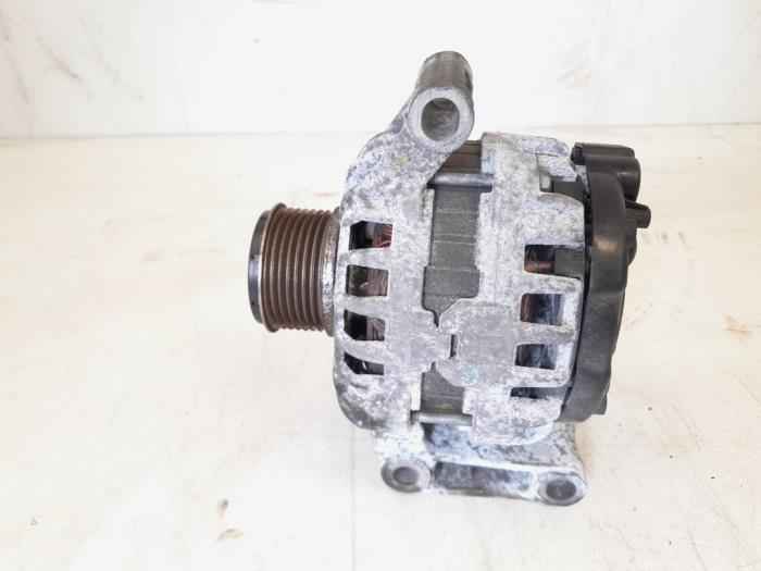 Dynamo från en Ford Ranger 2.2 TDCi 16V 150 4x4 2014