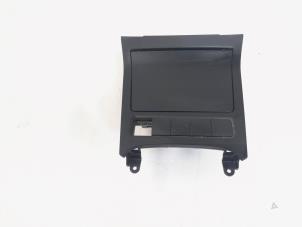 Używane Popielniczka przednia Volkswagen Scirocco (137/13AD) 1.4 TSI 122 16V Cena € 4,99 Procedura marży oferowane przez GEJO Revisie & Onderdelen BV