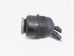 Gebruikte Servo Oliereservoir Audi A5 (8T3) 3.0 TDI V6 24V Quattro Prijs € 16,00 Margeregeling aangeboden door GEJO Revisie & Onderdelen BV
