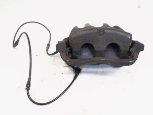 Używane Zacisk hamulcowy lewy przód Landrover Range Rover Sport (LS) 2.7 TDV6 24V Cena € 35,00 Procedura marży oferowane przez GEJO Revisie & Onderdelen BV