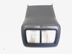 Gebruikte Luchtrooster achter Volkswagen Golf VII (AUA) 1.0 TSI 12V Prijs € 15,00 Margeregeling aangeboden door GEJO Revisie & Onderdelen BV