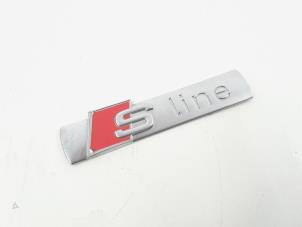 Gebruikte Embleem Audi A4 Avant (B8) 3.0 TDI V6 24V Quattro Prijs € 5,00 Margeregeling aangeboden door GEJO Revisie & Onderdelen BV