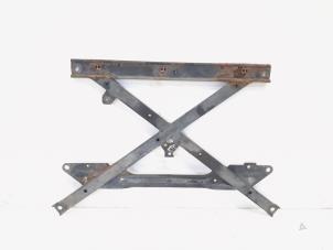 Gebruikte Subframe Audi A4 Avant (B8) 3.0 TDI V6 24V Quattro Prijs € 25,00 Margeregeling aangeboden door GEJO Revisie & Onderdelen BV