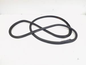 Używane Uszczelka drzwi lewych przednich wersja 4-drzwiowa Skoda Octavia Combi (1Z5) 1.8 TSI 16V Cena € 20,00 Procedura marży oferowane przez GEJO Revisie & Onderdelen BV