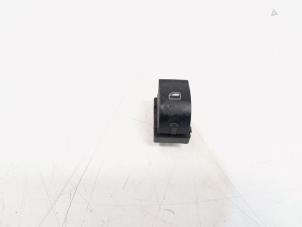 Begagnade Brytare, eldrivna fönster Audi TT (8J3) 1.8 TFSI 16V Pris € 4,00 Marginaltabell erbjuds av GEJO Revisie & Onderdelen BV