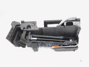 Begagnade Domkraftsset Audi Q5 (8RB) 2.0 TFSI 16V Quattro Pris € 45,00 Marginaltabell erbjuds av GEJO Revisie & Onderdelen BV