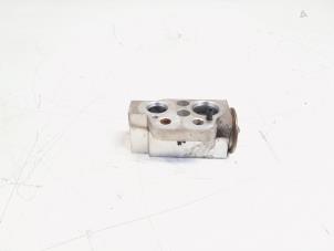 Begagnade Luftkonditioneringsregulator Volkswagen Passat Variant (365) 1.4 TSI 16V Pris € 9,00 Marginaltabell erbjuds av GEJO Revisie & Onderdelen BV