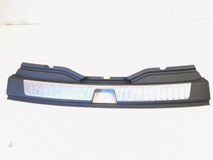 Begagnade List, bagageutrymme Lynk &amp; Co 01 1.5 PHEV Pris € 35,00 Marginaltabell erbjuds av GEJO Revisie & Onderdelen BV