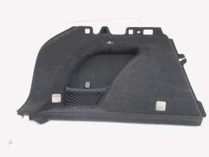 Begagnade Baklucka, isolering, vänster Lynk &amp; Co 01 1.5 PHEV Pris € 35,00 Marginaltabell erbjuds av GEJO Revisie & Onderdelen BV