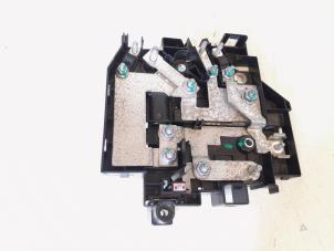 Begagnade Säkringsbox Lynk &amp; Co 01 1.5 PHEV Pris € 25,00 Marginaltabell erbjuds av GEJO Revisie & Onderdelen BV