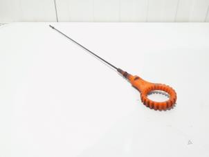 Begagnade Oljemätsticka Volkswagen Golf VI (5K1) 1.4 TSI 122 16V Pris € 7,00 Marginaltabell erbjuds av GEJO Revisie & Onderdelen BV