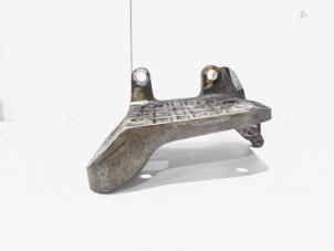 Gebruikte Dynamosteun boven Audi SQ5 (8RB) 3.0 TDI V6 24V Prijs € 16,00 Margeregeling aangeboden door GEJO Revisie & Onderdelen BV