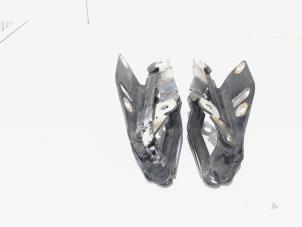 Używane Zawias pokrywy silnika Audi TT (8J3) 2.0 TFSI 16V Cena € 49,00 Procedura marży oferowane przez GEJO Revisie & Onderdelen BV